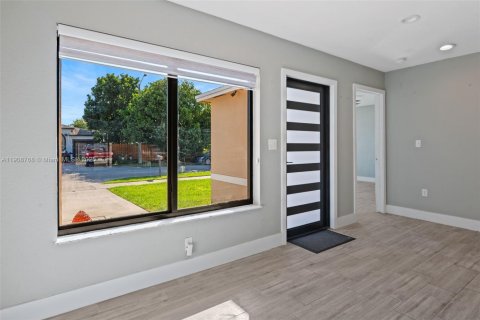 House in Homestead, Florida 3 bedrooms, 118.45 sq.m. № 1964656 - photo 2