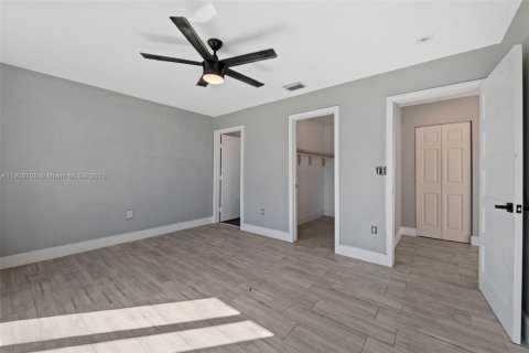 House in Homestead, Florida 3 bedrooms, 118.45 sq.m. № 1964656 - photo 11