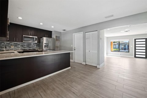 House in Homestead, Florida 3 bedrooms, 118.45 sq.m. № 1964656 - photo 5