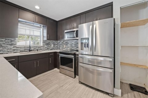 House in Homestead, Florida 3 bedrooms, 118.45 sq.m. № 1964656 - photo 6