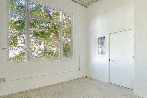 Condo in Miami, Florida, 1 bedroom  № 2081981 - photo 5