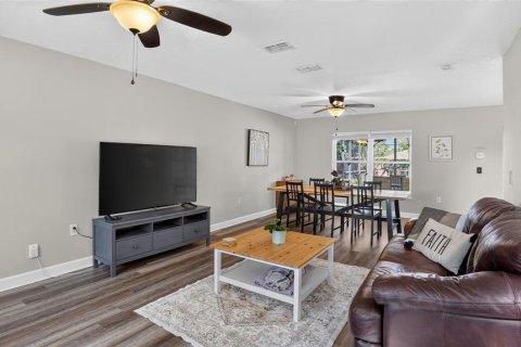 Casa en venta en Palm Coast, Florida, 3 dormitorios, 188.96 m2 № 2424035 - foto 12