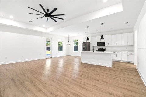 House in Spring Hill, Florida 4 bedrooms, 193.98 sq.m. № 2325193 - photo 7