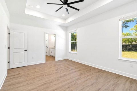 House in Spring Hill, Florida 4 bedrooms, 193.98 sq.m. № 2325193 - photo 18