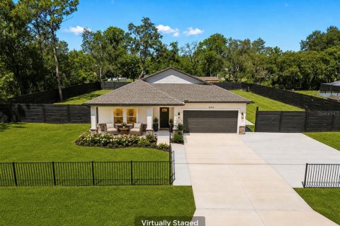 Villa ou maison à Spring Hill, Floride 4 chambres, 193.98 m2 № 2325193