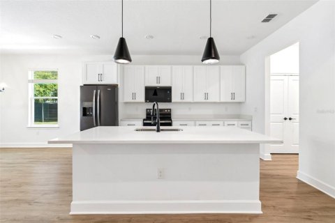 House in Spring Hill, Florida 4 bedrooms, 193.98 sq.m. № 2325193 - photo 10