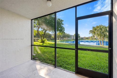 Condo in Lauderhill, Florida, 1 bedroom  № 1952779 - photo 15