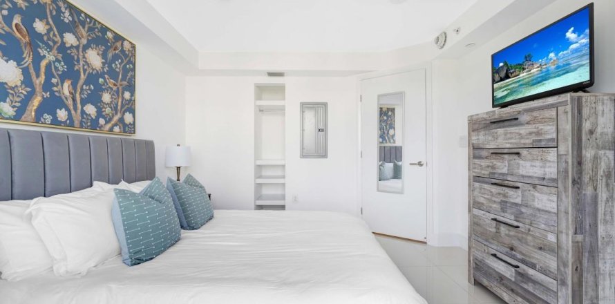 Condominio en Bay Harbor Islands, Florida, 3 dormitorios  № 1216347