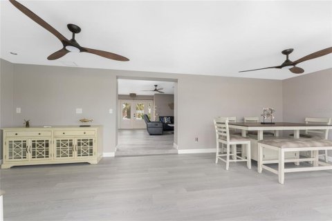 Villa ou maison à vendre à Punta Gorda, Floride: 3 chambres, 201.13 m2 № 2139886 - photo 11