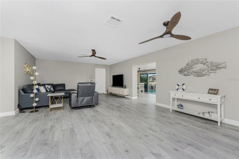 Villa ou maison à vendre à Punta Gorda, Floride: 3 chambres, 201.13 m2 № 2139886 - photo 8