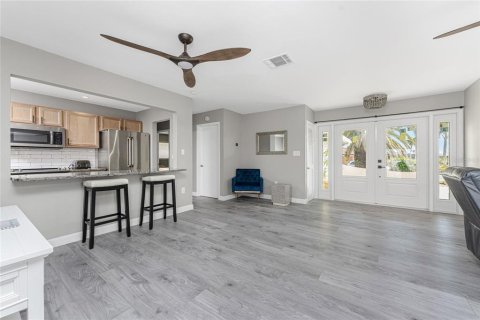 Villa ou maison à vendre à Punta Gorda, Floride: 3 chambres, 201.13 m2 № 2139886 - photo 6