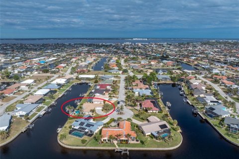 Villa ou maison à vendre à Punta Gorda, Floride: 3 chambres, 201.13 m2 № 2139886 - photo 2