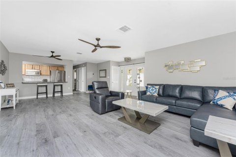 Villa ou maison à vendre à Punta Gorda, Floride: 3 chambres, 201.13 m2 № 2139886 - photo 5