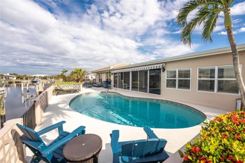 Villa ou maison à vendre à Punta Gorda, Floride: 3 chambres, 201.13 m2 № 2139886 - photo 3