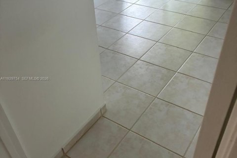 Condominio en alquiler en Doral, Florida, 3 dormitorios, 98.48 m2 № 2049729 - foto 17