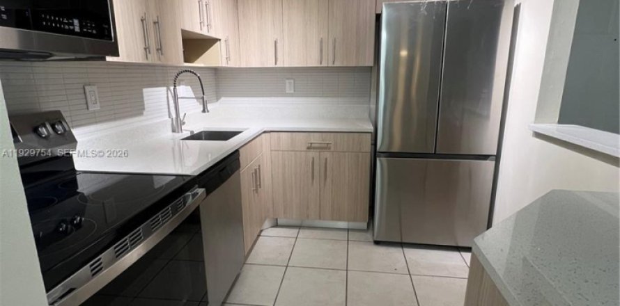 Condominio en Doral, Florida, 3 dormitorios  № 2049729