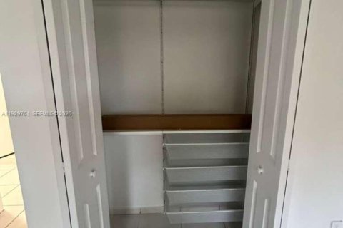 Condominio en alquiler en Doral, Florida, 3 dormitorios, 98.48 m2 № 2049729 - foto 13