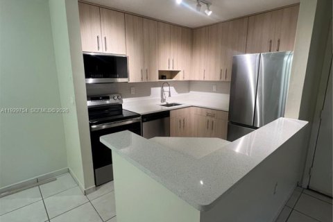 Condominio en alquiler en Doral, Florida, 3 dormitorios, 98.48 m2 № 2049729 - foto 3