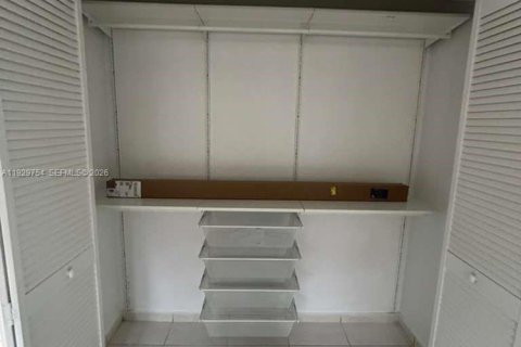 Condominio en alquiler en Doral, Florida, 3 dormitorios, 98.48 m2 № 2049729 - foto 12