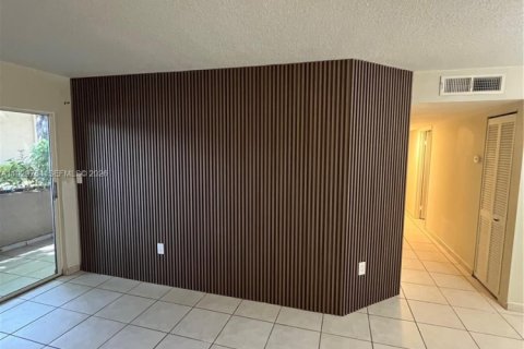 Condominio en alquiler en Doral, Florida, 3 dormitorios, 98.48 m2 № 2049729 - foto 8