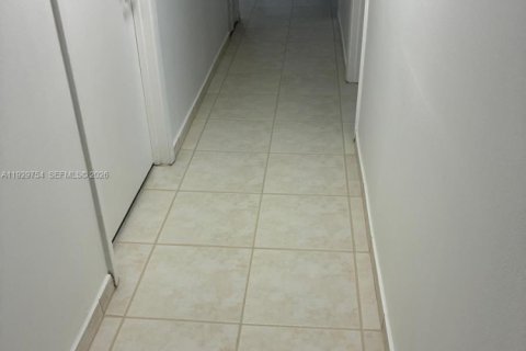 Condominio en alquiler en Doral, Florida, 3 dormitorios, 98.48 m2 № 2049729 - foto 18