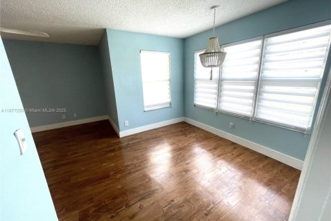 Copropriété à louer à Sunrise, Floride: 2 chambres, 98.94 m2 № 1923950 - photo 12