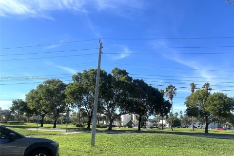 Copropriété à louer à Sunrise, Floride: 2 chambres, 98.94 m2 № 1923950 - photo 22