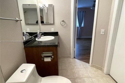 Copropriété à louer à Sunrise, Floride: 2 chambres, 98.94 m2 № 1923950 - photo 19