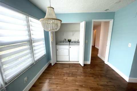 Copropriété à louer à Sunrise, Floride: 2 chambres, 98.94 m2 № 1923950 - photo 10