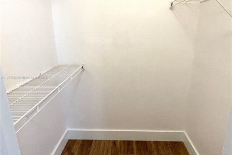Copropriété à louer à Sunrise, Floride: 2 chambres, 98.94 m2 № 1923950 - photo 18