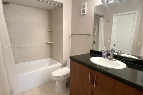 Copropriété à louer à Sunrise, Floride: 2 chambres, 98.94 m2 № 1923950 - photo 20