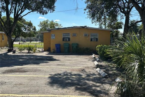 House in Fort Lauderdale, Florida 6 bedrooms, 331.94 sq.m. № 1957124 - photo 29