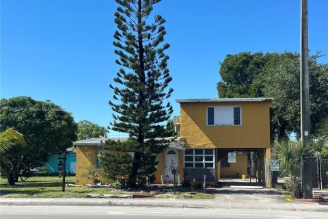 House in Fort Lauderdale, Florida 6 bedrooms, 331.94 sq.m. № 1957124 - photo 14