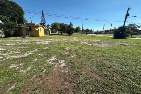 House in Fort Lauderdale, Florida 6 bedrooms, 331.94 sq.m. № 1957124 - photo 6