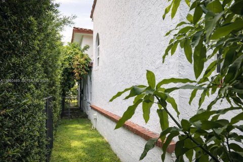 Casa en venta en Coral Gables, Florida, 3 dormitorios, 272.76 m2 № 2023838 - foto 7