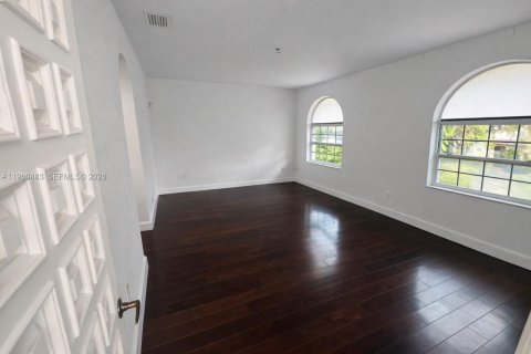 Casa en venta en Coral Gables, Florida, 3 dormitorios, 272.76 m2 № 2023838 - foto 11
