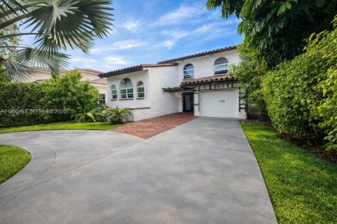 Villa ou maison à Coral Gables, Floride 3 chambres, 272.76 m2 № 2023838