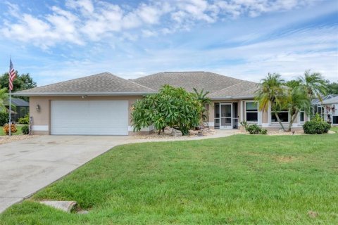 House in Punta Gorda, Florida 4 bedrooms, 247.21 sq.m. № 1879285 - photo 1