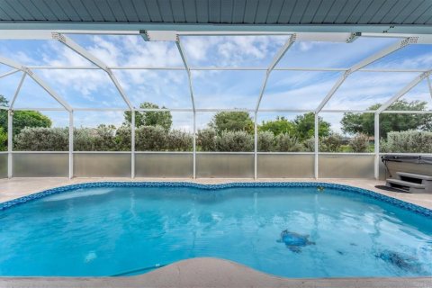 House in Punta Gorda, Florida 4 bedrooms, 247.21 sq.m. № 1879285 - photo 9