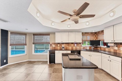 House in Punta Gorda, Florida 4 bedrooms, 247.21 sq.m. № 1879285 - photo 27