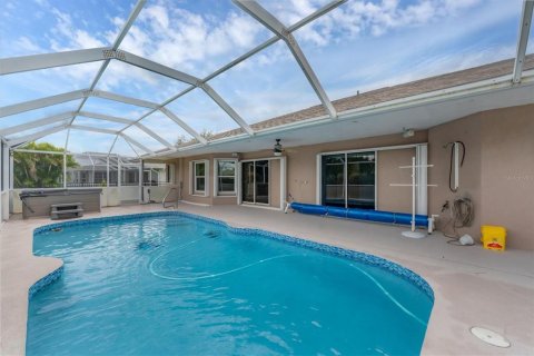 House in Punta Gorda, Florida 4 bedrooms, 247.21 sq.m. № 1879285 - photo 7