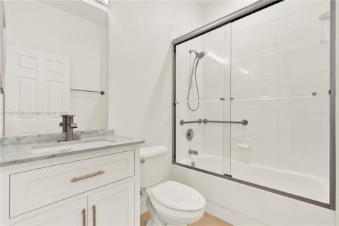 Casa en venta en Homestead, Florida, 3 dormitorios, 176.79 m2 № 1877607 - foto 27