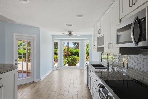House in Bradenton, Florida 3 bedrooms, 214.7 sq.m. № 2218578 - photo 9