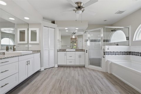 House in Bradenton, Florida 3 bedrooms, 214.7 sq.m. № 2218578 - photo 17