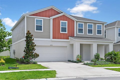 House in Winter Haven, Florida 5 bedrooms, 295.62 sq.m. № 1911445 - photo 1