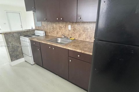 Снять в аренду квартиру в Хайалиа, Флорида 1 спальня, 1614.64м2, № 2028206 - фото 7