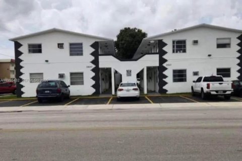 Квартира в Хайалиа, Флорида 1 спальня, 1614.64м2 № 2028206