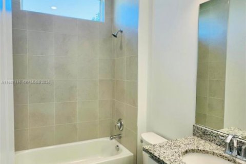 Снять в аренду виллу или дом в Уэстлейк, Флорида 3 спальни, № 2046554 - фото 17