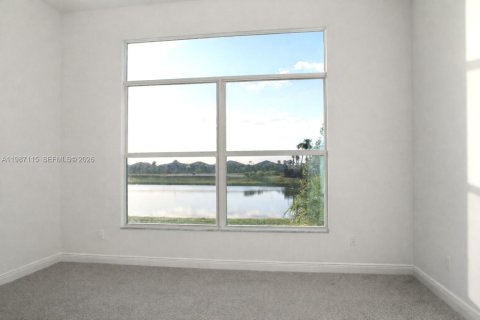 Снять в аренду виллу или дом в Уэстлейк, Флорида 3 спальни, № 2046554 - фото 9