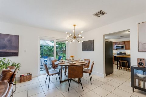 Villa ou maison à vendre à Zephyrhills, Floride: 3 chambres, 151.43 m2 № 2206756 - photo 10